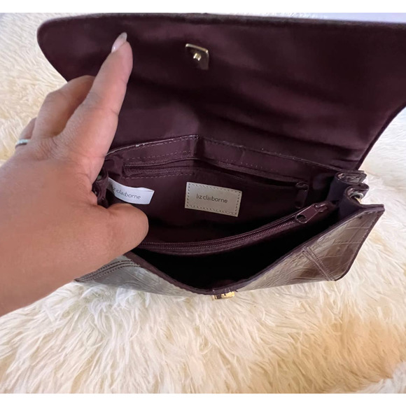 Liz Claiborne Plum shiny shoulder bag - Picture 3 of 4